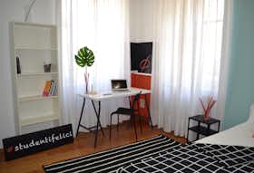 Privé kamer te huur voor € 430 per maand in Rovereto, Via Portici