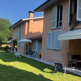 Intero immobile for rent for 1.300 € per month in Vicchio, Località Gracchia