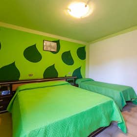 Casa for rent for 900 € per month in Lucca, Via per Camaiore