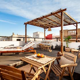 Apartment for rent for €3,237 per month in Barcelona, Carrer del Rec Comtal