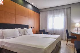 Appartement te huur voor € 1.500 per maand in Sevilla, Calle Paraná