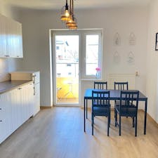 Shared room for rent for €330 per month in Ljubljana, Herbersteinova ulica