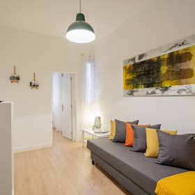 Lägenhet att hyra för 1 800 € i månaden i Madrid, Calle Monteleón