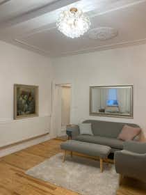 Appartement te huur voor € 2.100 per maand in Erlangen, Obere Karlstraße