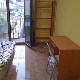 Private room for rent for €680 per month in Barcelona, Carrer la Rambla