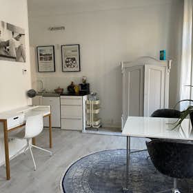 Studio for rent for €850 per month in Düsseldorf, Frankenstraße