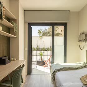Appartement te huur voor € 737 per maand in Sevilla, Calle Elche