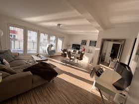 Lägenhet att hyra för 2 900 € i månaden i Frankfurt am Main, Kölner Straße