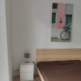 Private room for rent for €330 per month in Granada, Calle Santa Teresa