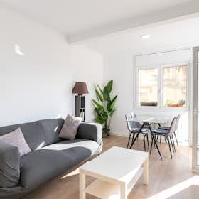 Apartment for rent for €1,690 per month in Barcelona, Avinguda del Coll del Portell