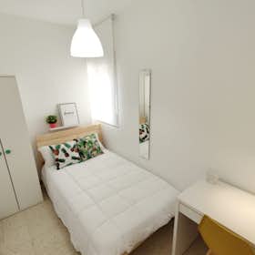WG-Zimmer for rent for 220 € per month in Granada, Calle Doña María Manuela