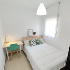 WG-Zimmer for rent for 320 € per month in Granada, Calle Doña María Manuela