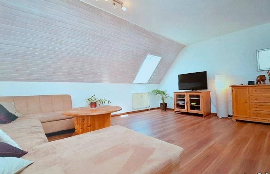 Apartment for rent for €1,590 per month in Stuttgart, Maikammerstraße