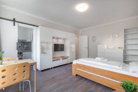 单间公寓 正在以 €950 的月租出租，其位于 Düsseldorf, Graf-Recke-Straße