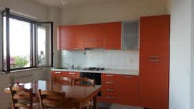Дом сдается в аренду за 500 € в месяц в Zambrone, Via Marina