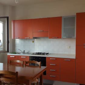 Haus zu mieten für 500 € pro Monat in Zambrone, Via Marina
