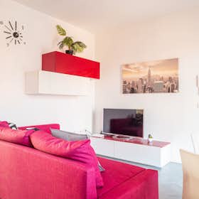 Apartment for rent for €1,700 per month in Milan, Via Enrico Cialdini