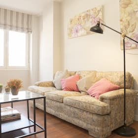 Apartment for rent for €3,300 per month in Málaga, Pasaje Miramar del Palo
