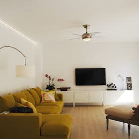 Apartment for rent for €5,400 per month in Málaga, Paseo de Reding