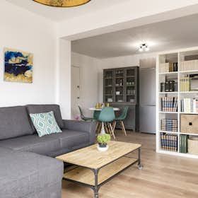 Apartment for rent for €3,750 per month in Málaga, Calle Juan Valera