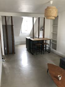 Shared room for rent for €485 per month in Rouen, Rue Armand Carrel