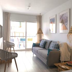Apartment for rent for €3,000 per month in Málaga, Paseo Marítimo Ciudad de Melilla