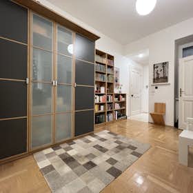 Apartment for rent for €2,090 per month in Vienna, Salisstraße