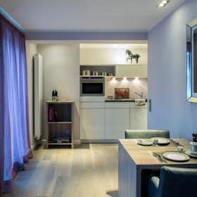 公寓 正在以 €2,050 的月租出租，其位于 Düsseldorf, Mendelssohnstraße