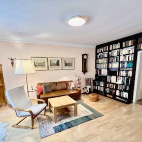 Apartment for rent for €1,680 per month in Vienna, Rudolfinergasse