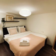 Apartment for rent for €2,000 per month in Zeist, 2e Dorpsstraat