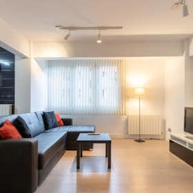 Lägenhet att hyra för 1 260 € i månaden i Bilbao, Juan de Antxeta kalea