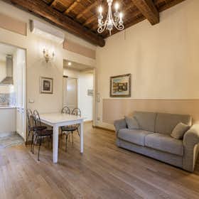 Apartment for rent for €1,760 per month in Florence, Via del Leone