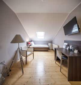 单间公寓 正在以 €1,450 的月租出租，其位于 Heidelberg, Rohrbacher Straße