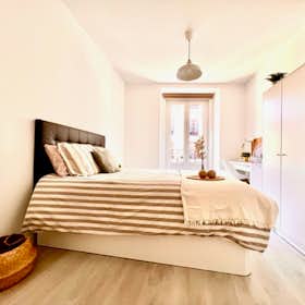 Private room for rent for €635 per month in Madrid, Calle de Toledo