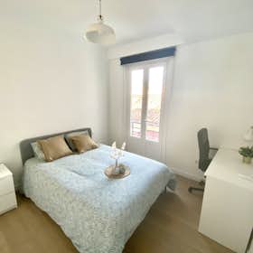 Private room for rent for €600 per month in Madrid, Calle de Toledo