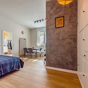 Private room for rent for €1,000 per month in Ixelles, Avenue de l'Université