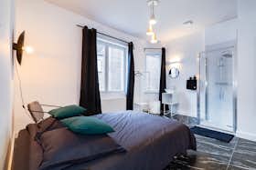 Huis te huur voor € 660 per maand in Liège, Rue Dossin