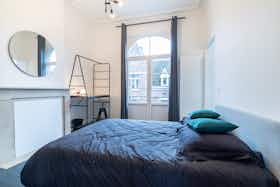 Huis te huur voor € 635 per maand in Liège, Rue Dossin