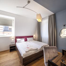 Appartamento in affitto a 2.000 € al mese a Heidelberg, Friedrich-Ebert-Anlage