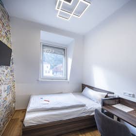 Квартира за оренду для 1 700 EUR на місяць у Heidelberg, Friedrich-Ebert-Anlage
