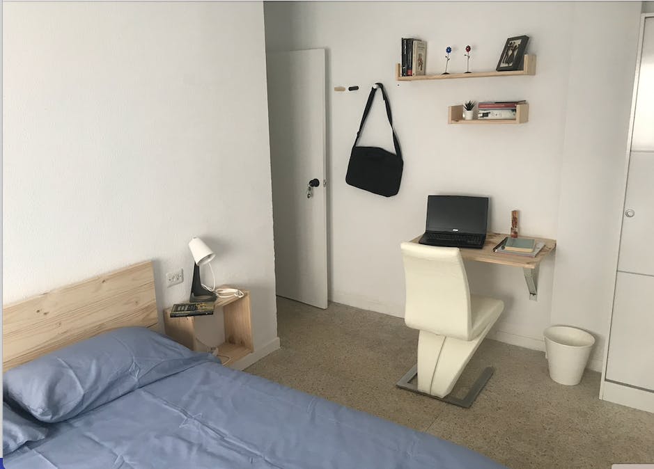 Private room for rent for €380 per month in Salamanca, Calle Conde de Cabarrús