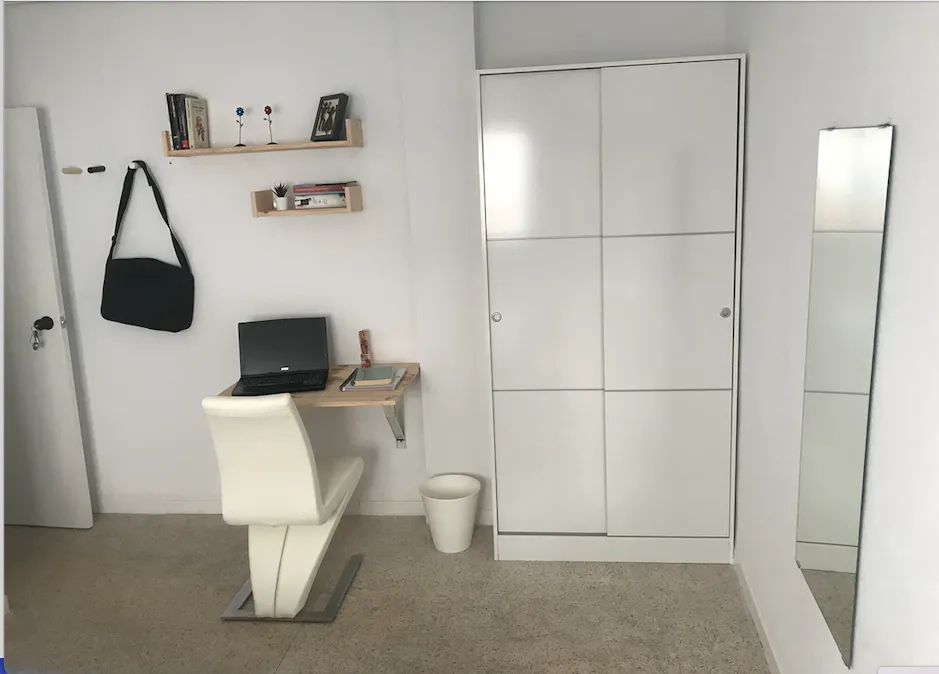 Private room in Calle Conde de Cabarrús, Salamanca 1
