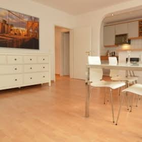 Apartment for rent for €1,350 per month in Düsseldorf, Parkstraße