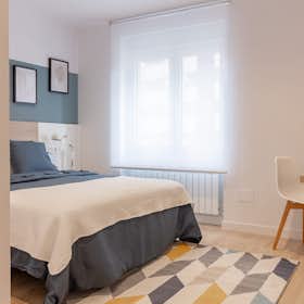Wohnung for rent for 2.000 € per month in Oviedo, Calle Bermúdez de Castro