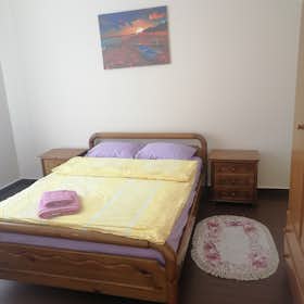 Private room for rent for €400 per month in Athens, Remoundou