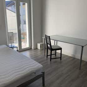Privé kamer te huur voor € 739 per maand in Frankfurt am Main, Auf der Beun