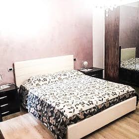 Appartement te huur voor € 1.200 per maand in Montalcino, Via Palmiro Togliatti