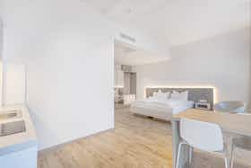 Apartamento para alugar por € 1.695 por mês em Munich, Clarita-Bernhard-Straße