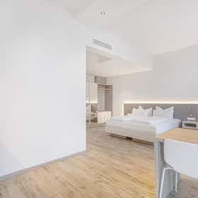 Appartement à louer pour 1 695 €/mois à Munich, Clarita-Bernhard-Straße