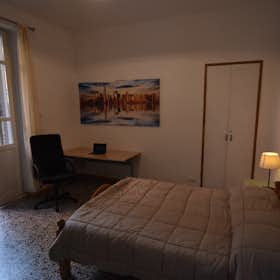 Private room for rent for €725 per month in Turin, Via Salvatore Farina